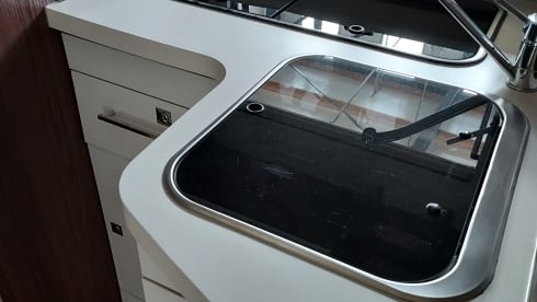 4-person Benimar semi-integrated from December 2016 euro6
