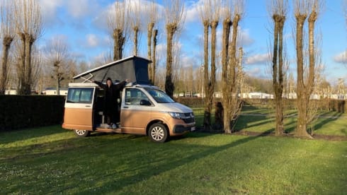 Callie – 4p Volkswagen bus uit 2022