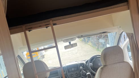 4 berth Peugeot Elddis Autoquest