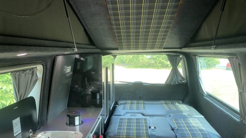 4 berth Volkswagen bus from 2012