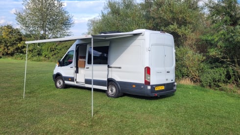 Brody – Superb 2 Berth Campervan with full size double bed and shower