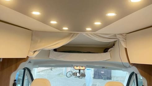 Goldie – Bürstner Ixeo IT 664, Standklima, AHK, Markise, Hubbett