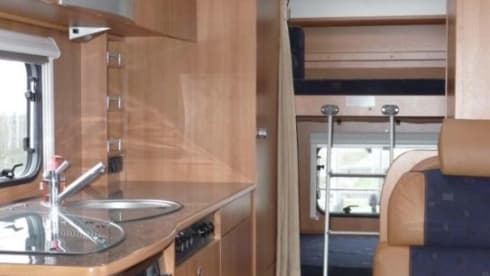 Dethleffs A5881 – Luxury 6-person Dethleffs camper 2x Airco, Navi, bunk bed
