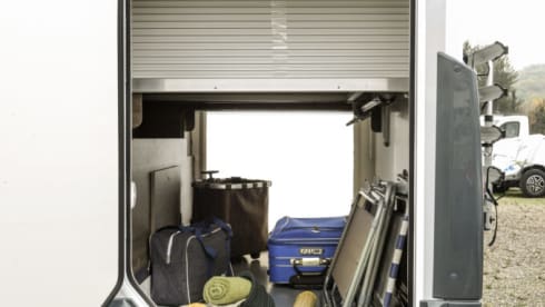 Julz – Top of Range Luxury Motorhome Fully Kitted Out