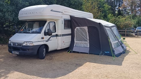 Dakota – 4 berth Autotrail alcove from 2004