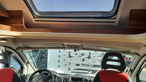 Camper 4p Roller Team semi-integrated from 2013