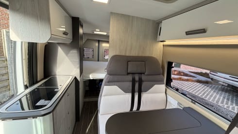 Pol – luxurious long bus camper!