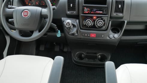  Mclouis3, 2 beds - 4 seats.