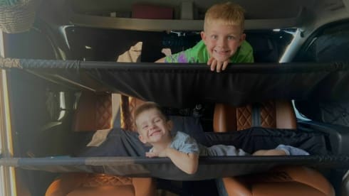 Miss Moneypit – Off Grid 4 berth Citroën Campervan