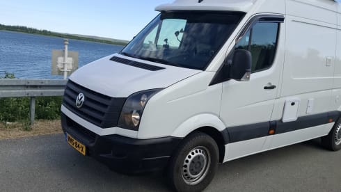 B.a.  – 2p VW Crafter bus uit 2014