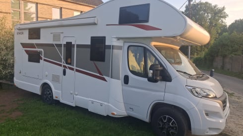 Seal 50 – Family camper with 6 fixed beds