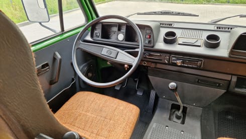 3p Volkswagen bus from 1983