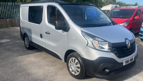 4 berth Renault Trafic campervan from 2015