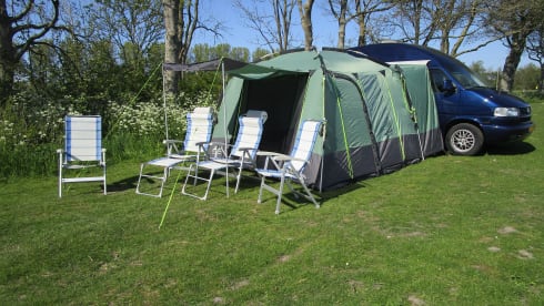Super nice VW T4 2.5 TDI for a wonderful camper holiday.