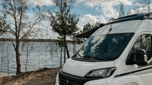 CampChamp – Brand new Campervan from 2024 with Skyloft, air conditioning and much more!