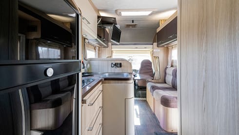 CI Riviera – CI Alcove family camper incl. complete inventory !!