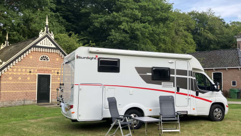 Vrij & Blij – Spacious Sunlight T66 with single longitudinal beds, year of manufacture 2019 with 150 hp (euro 6)