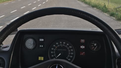 Sjaak  – 2p Mercedes-Benz bus oldtimer from 1979