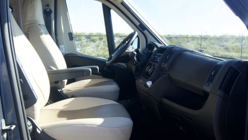 Skippy – Beautiful, sturdy luxury full bus camper.
