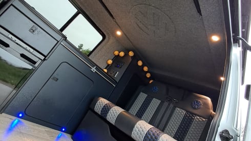 Campie – Volkswagen 'Poptop'  T5 Transporter Camper-van 