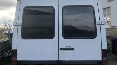 Campino – Camper with electric motorcycle + stand-up paddleboard - 25% discount possible