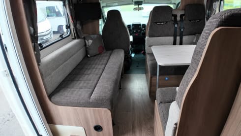 6 berth Swift alcove from 2017