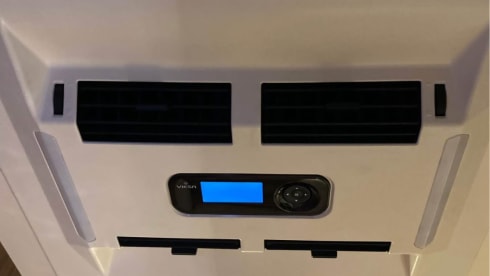 Maddie – Luxurious 6 berth Roller Team 746 from 2018