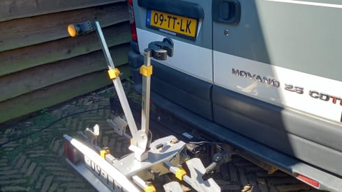 2p Anderer Bus aus dem Jahr 2017