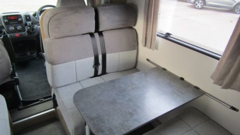 Darcy – Luxury 6 berth motorhome includes insurance and breakdown