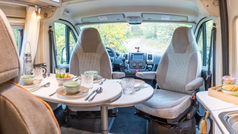 Fijnja – Luxury 4 pers. Pössl bus camper with sleeping lifting roof from 2019