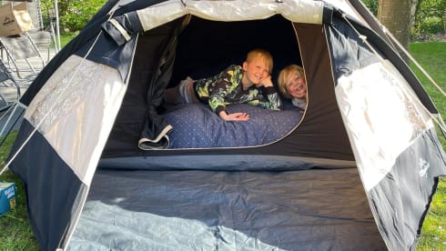 Coosie Camper  – Family camper with tent for 6 people