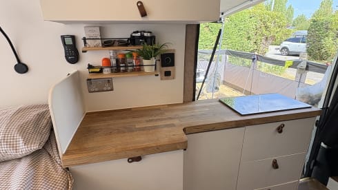 Rory the Relay – 3 berth Citroën campervan from 2017