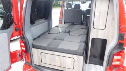 Cherry🚐 – 4 berth VW T6 Campervan 
