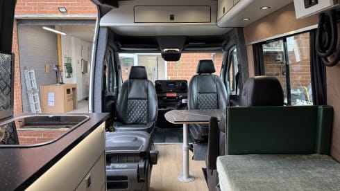 Avandra  – Avandra – All-Season Adventure Campervan 🚐✨