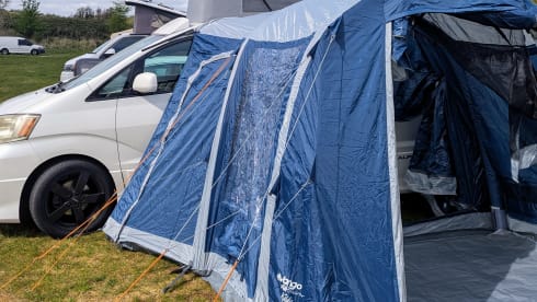Alph – Cute Campervan 3 berth Toyota Alphard Auto