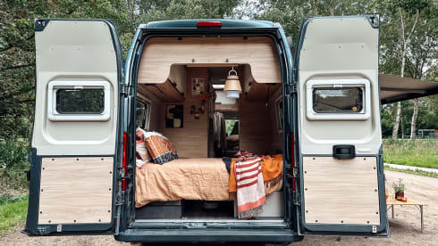 CLAY & GRACE - home away from home – 2-person Knaus bus camper from 2019 - with special design