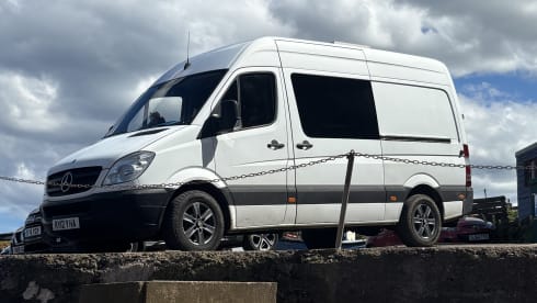 Benji the benz  – 3 berth Mercedes-Benz campervan from 2012
