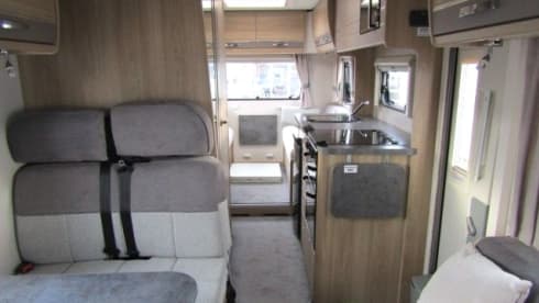 Darcy – Luxury 6 berth motorhome includes insurance and breakdown
