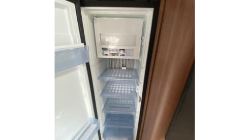 4p LMC integral lifting bed and round seating area from 2015