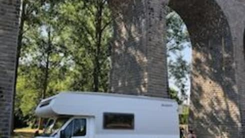 Bessie – Cosy, solid camper