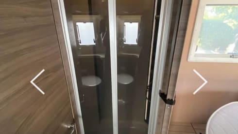 4 person luxury motorhome Fiat semi-integrated 