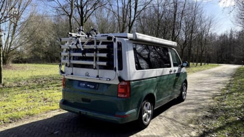 Hippe 4 persoons Volkswagen T6 (ombouw in 2022)