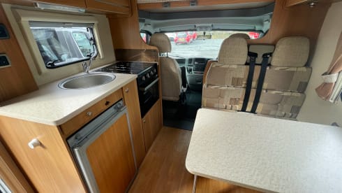 Oliver – Superb 6 berth Swift Motorhome
