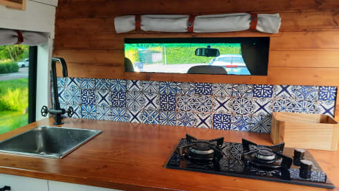 Cozy and neat VW camper bus 2.5TDI