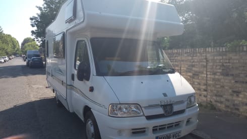 Elddis – 4 berth Peugeot alcove from 2006