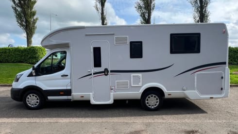 Hugo – Comfortabele en moderne Rollerteam camper - Gratis verzekering 