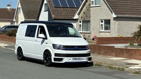 KOJI – 4 berth Volkswagen campervan from 2016
