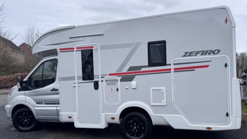 Wee Arria – Nagelneues Wohnmobil mit 4 Schlafplätzen, Automatikgetriebe, Versicherung inklusive