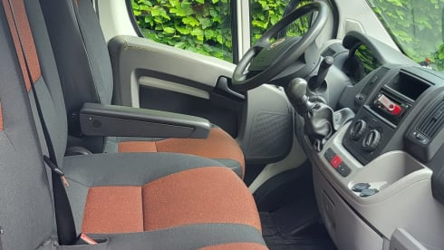 Q-bus – Compact and complete camper