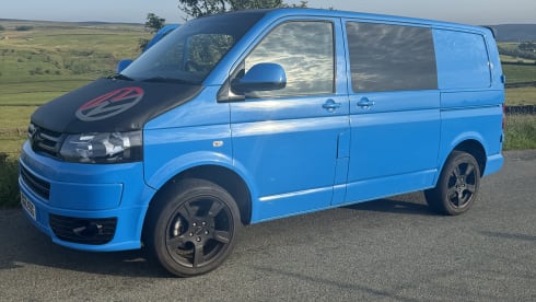Luxury Clean 3 Berth VW Transporter for hire 